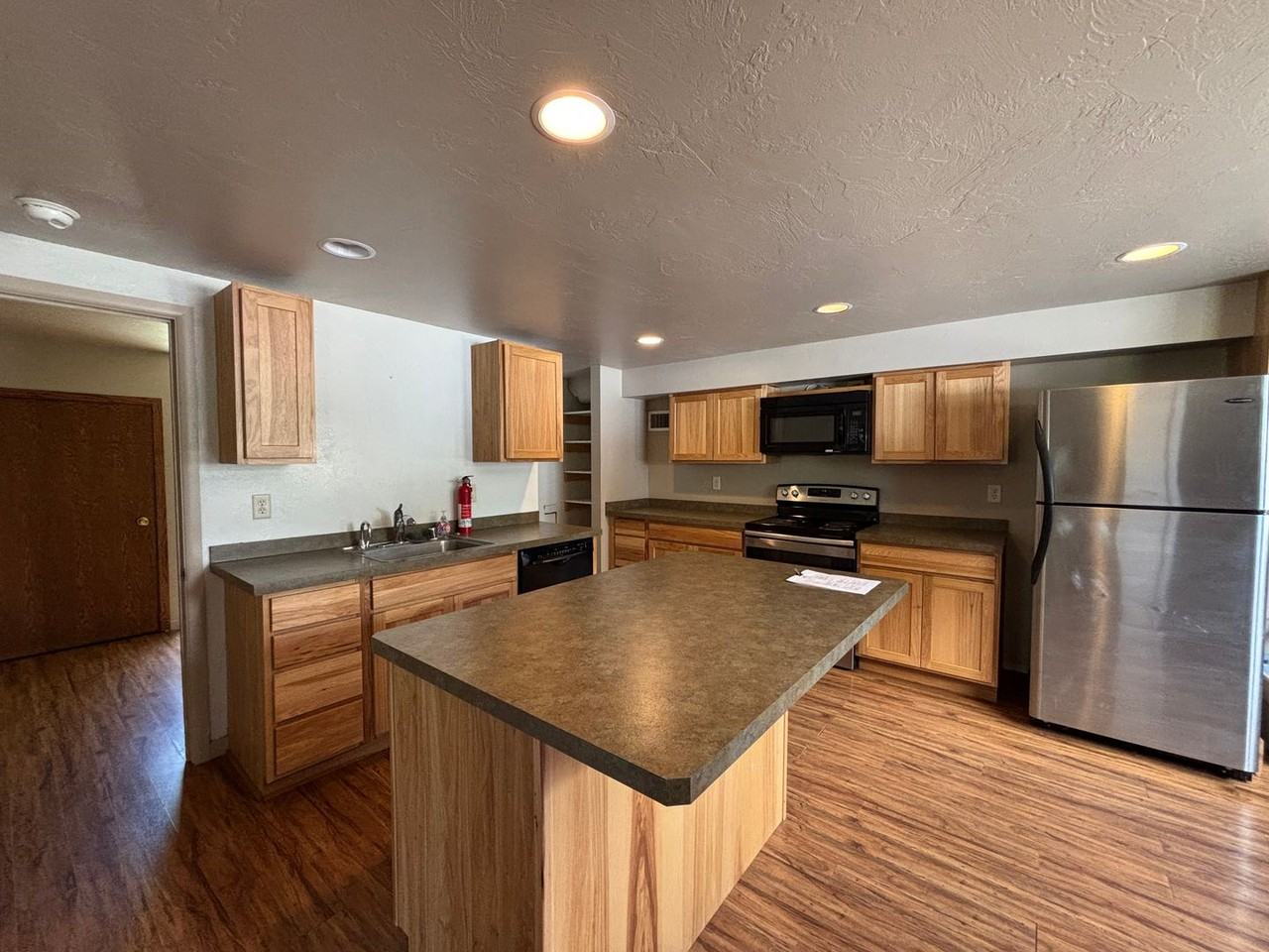 1402 S Willson Ave - Photo 4 of 14