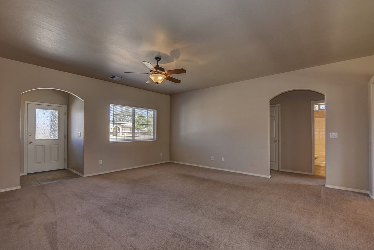 7839 E Loos Dr - Photo 3 of 26
