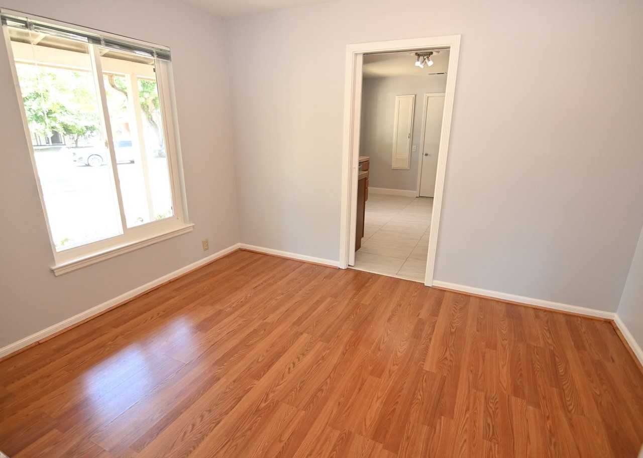 2466 Beechwood Ave - Photo 6 of 23