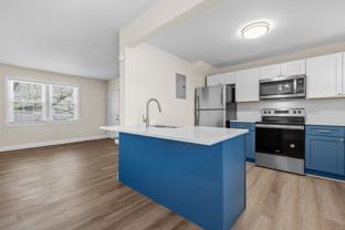 910 Clarendon St #A - Photo 1 of 1