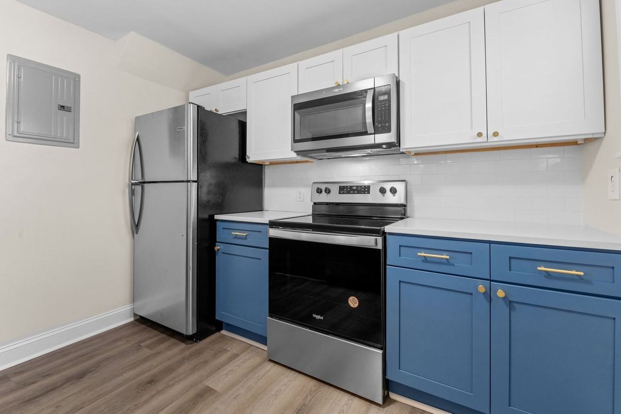 910 Clarendon St #A - Photo 6 of 22