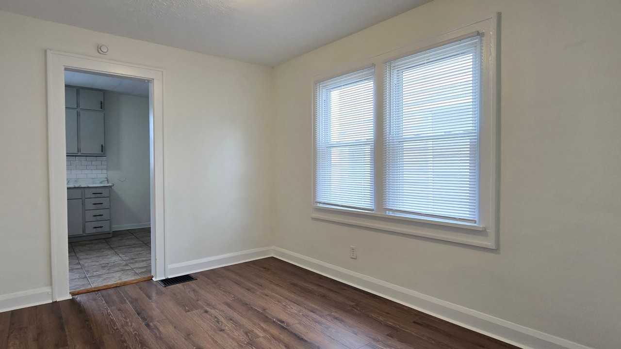 2746 Shelby St - Photo 6 of 27