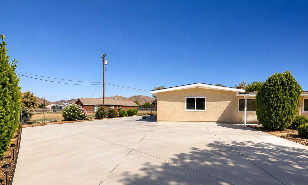 21008 South Rd - Photo 2 of 11