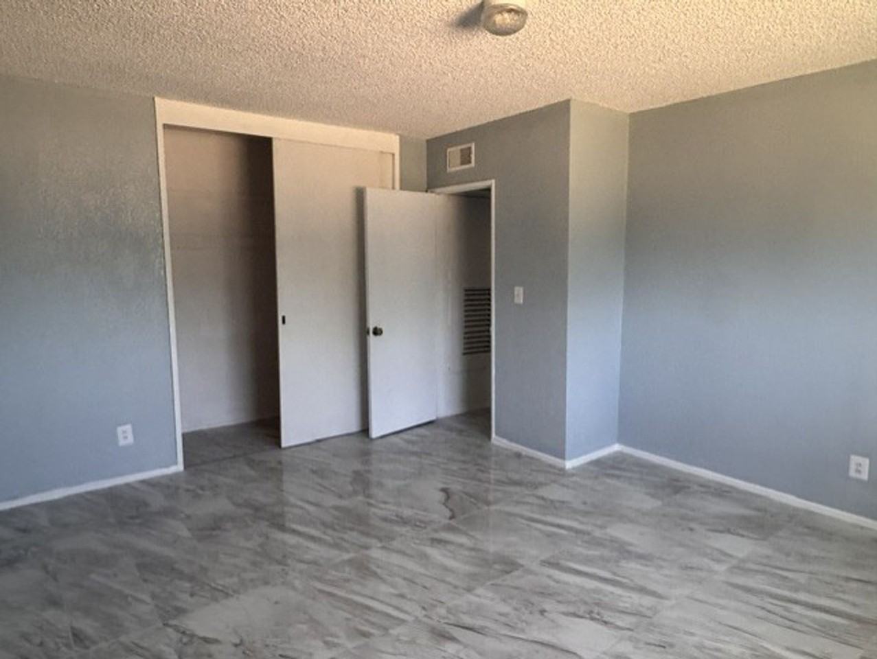 21008 South Rd - Photo 6 of 11