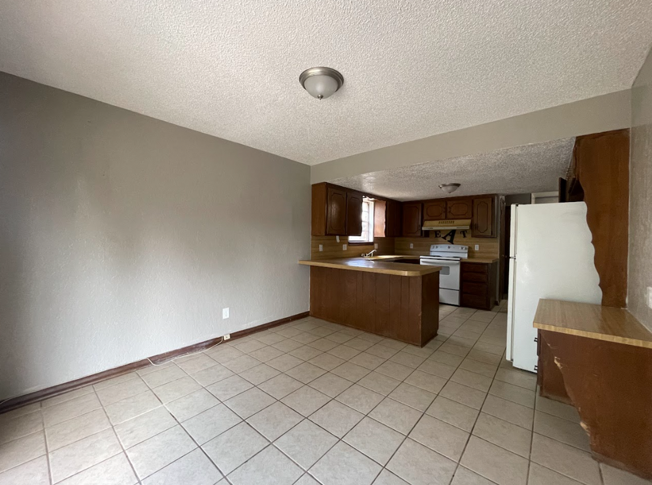 7219 Edenborough Dr - Photo 4 of 19