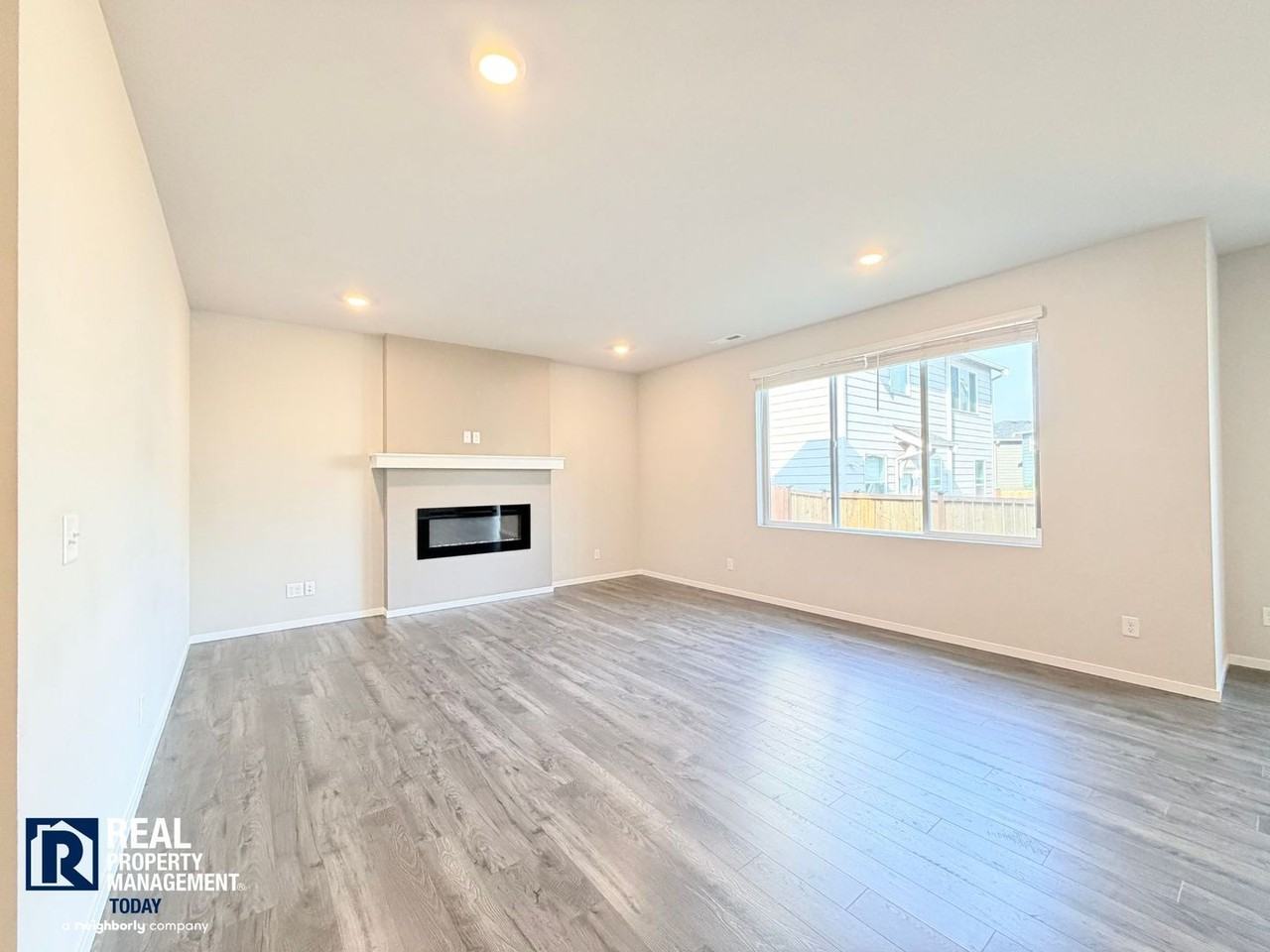 18746 107th Avenue Ct E - Photo 3 of 23