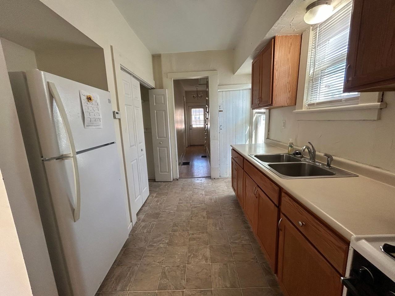 144 N Broad St - Photo 4 of 11