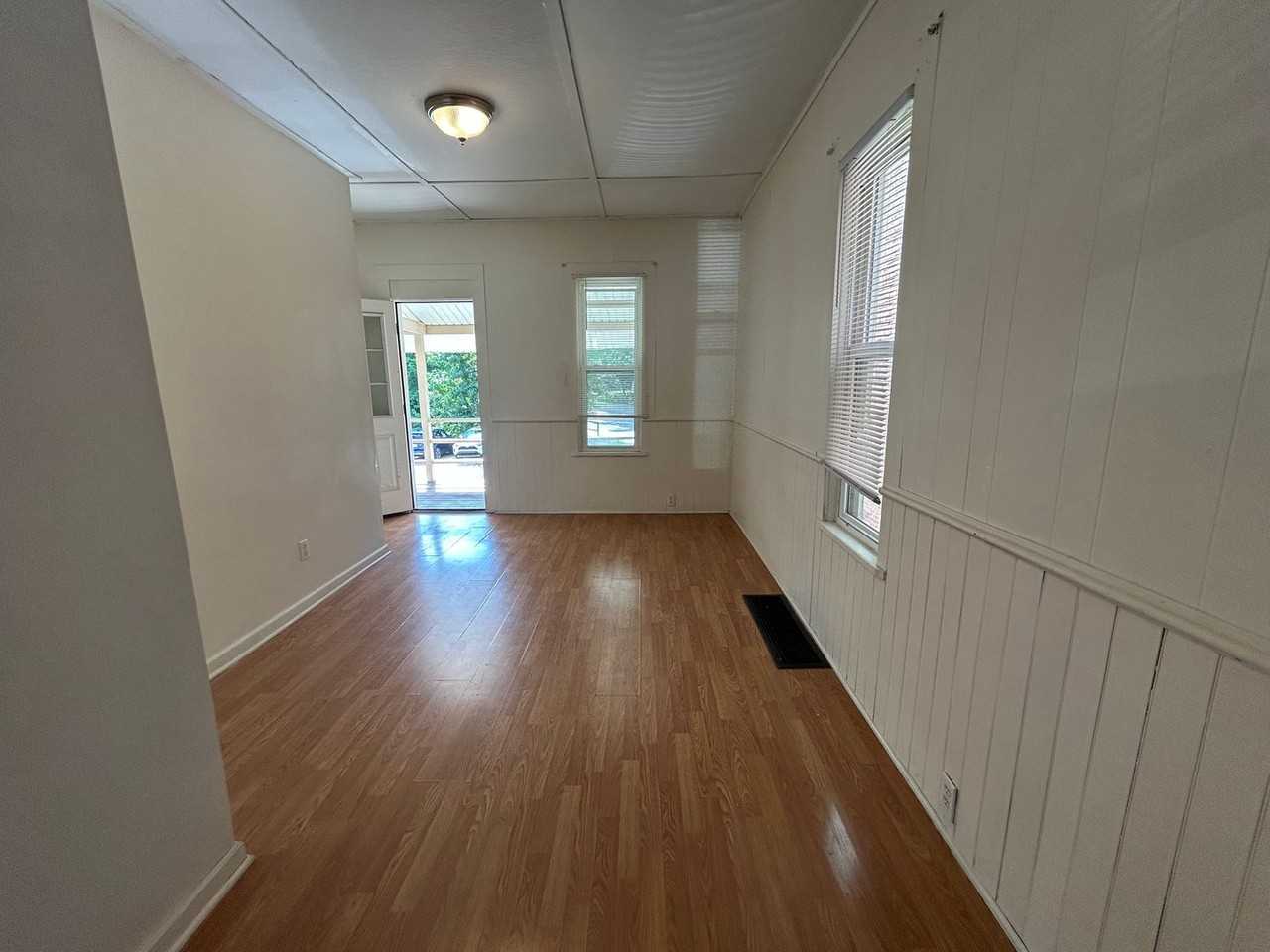 144 N Broad St - Photo 5 of 11
