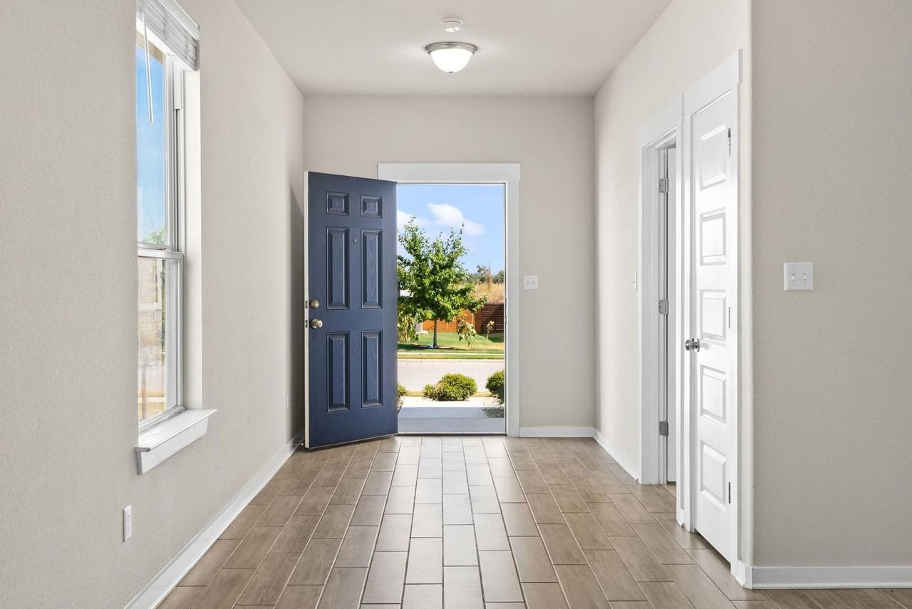 221 Ancellotta Way - Photo 4 of 22