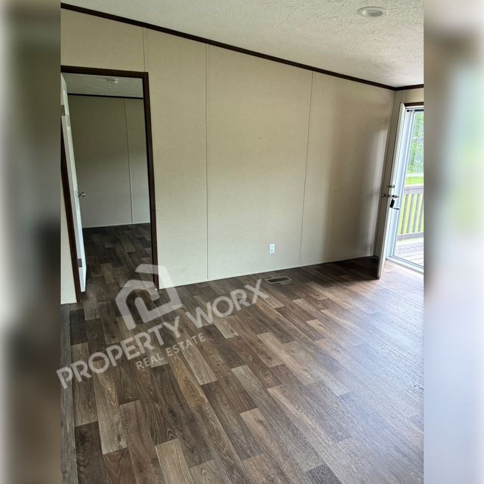 4815 Mike Ln - Photo 3 of 11