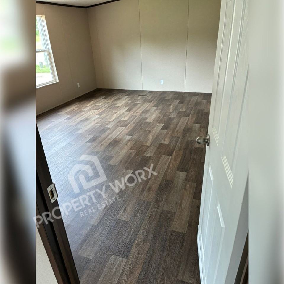 4815 Mike Ln - Photo 5 of 11