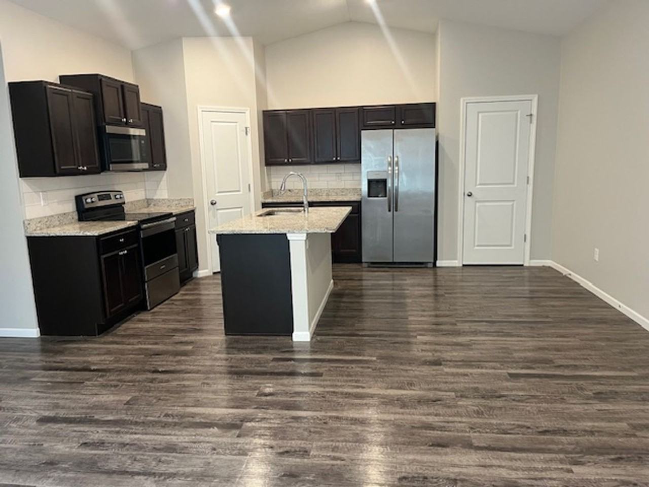 1315 N Azena St - Photo 2 of 18