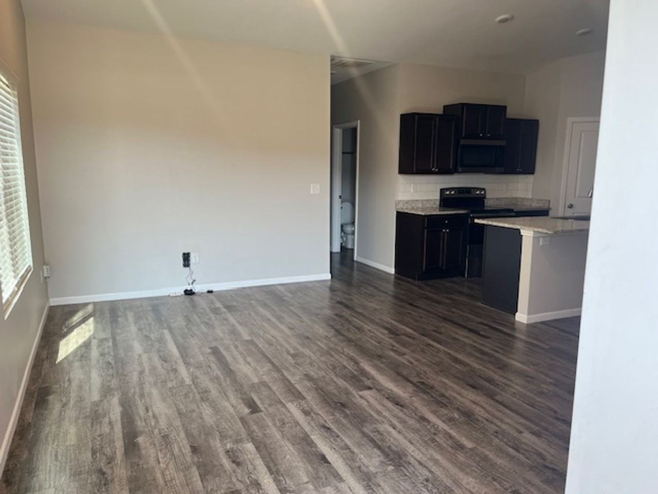 1315 N Azena St - Photo 3 of 18