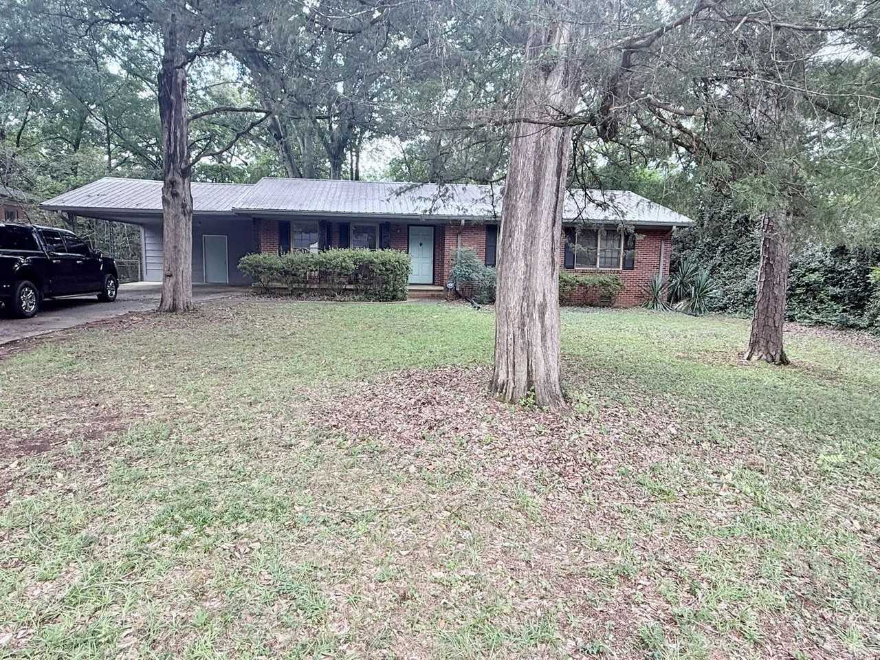 245 Milledge Hts - Photo 3 of 15