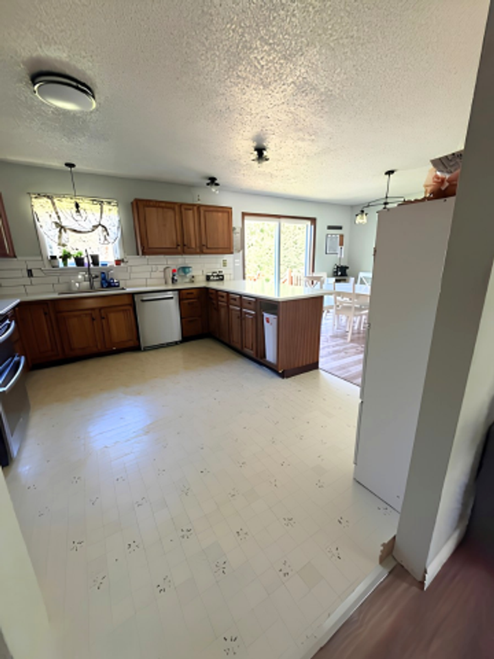 2585 Jason St - Photo 3 of 9