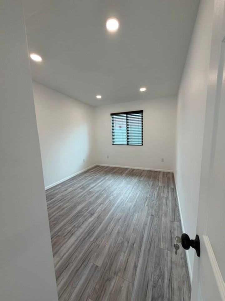 2538 W California St - Photo 4 of 15