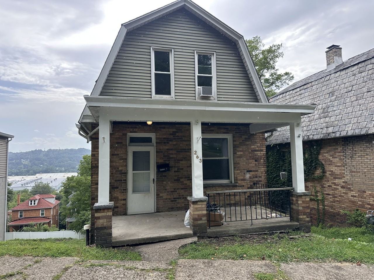 263 Glenwood Dr - Photo 3 of 19