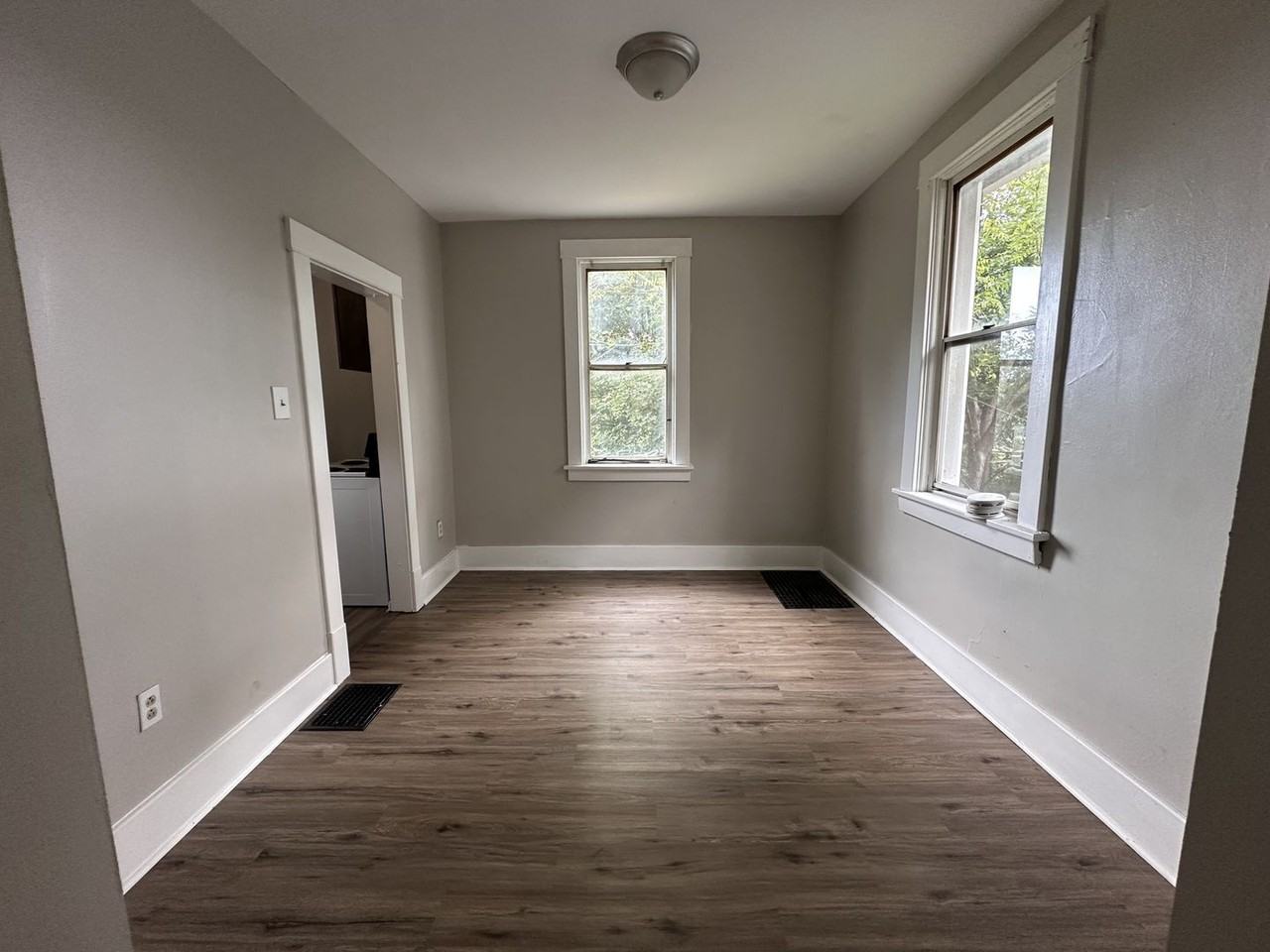 263 Glenwood Dr - Photo 5 of 19