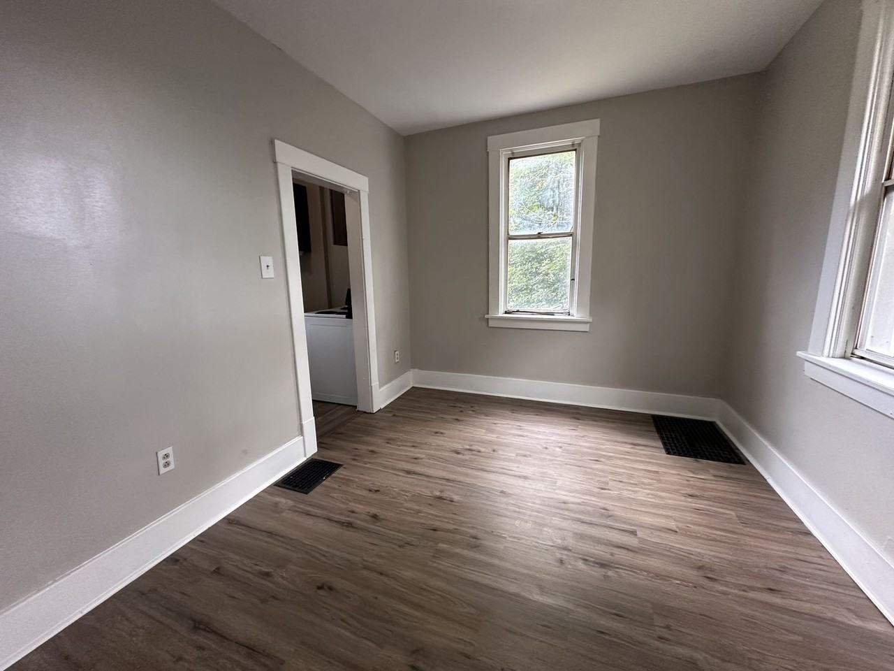 263 Glenwood Dr - Photo 6 of 19