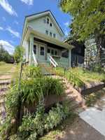 featured image of 523 E 6th St