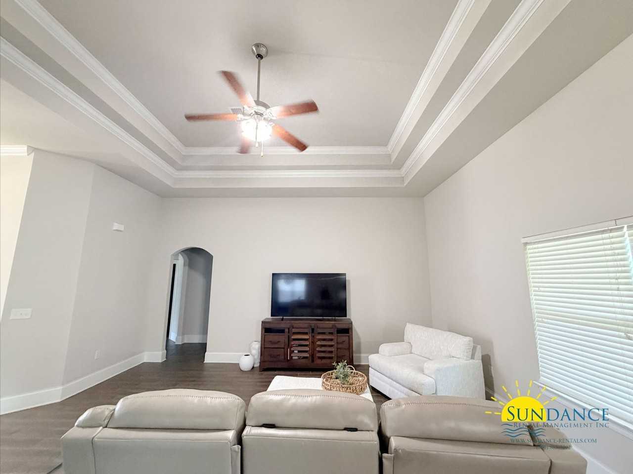 210 Tropical Breeze Dr - Photo 5 of 39