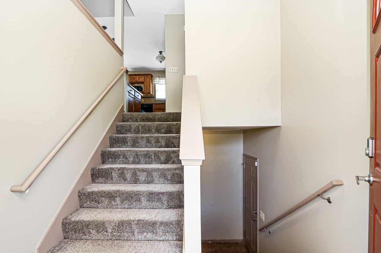 2505 Sawmill Rd - Photo 5 of 36