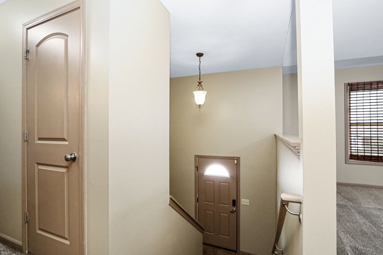 2505 Sawmill Rd - Photo 6 of 36