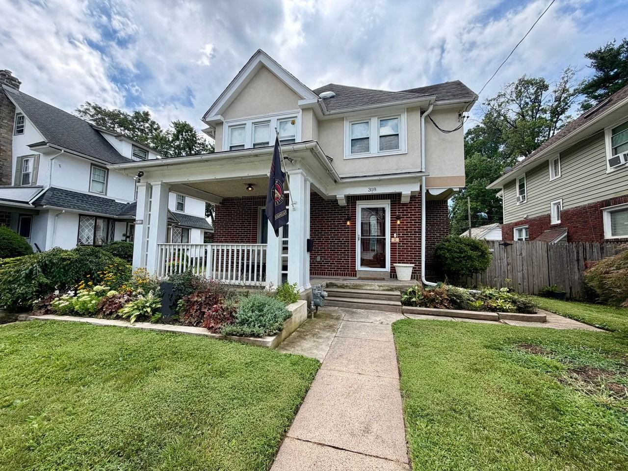318 Lincoln Ave - Photo 2 of 50