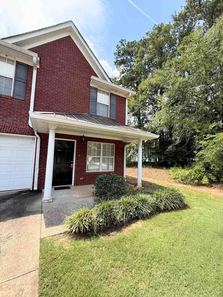 106 Abby Ln - Photo 2 of 17