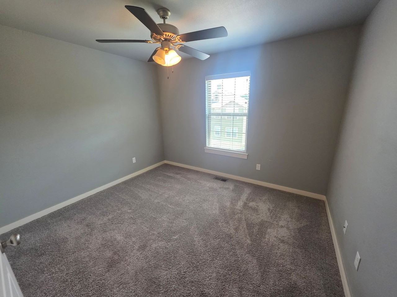 2828 W Blackstone Xing - Photo 7 of 12
