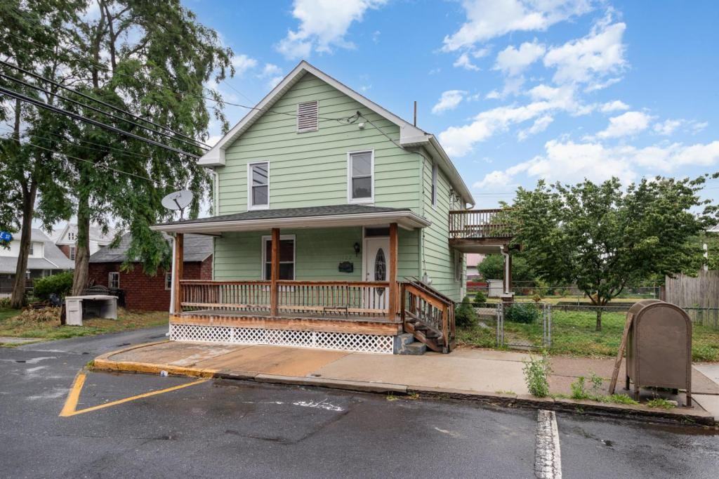 122 S 5th St - Photo 3 of 26