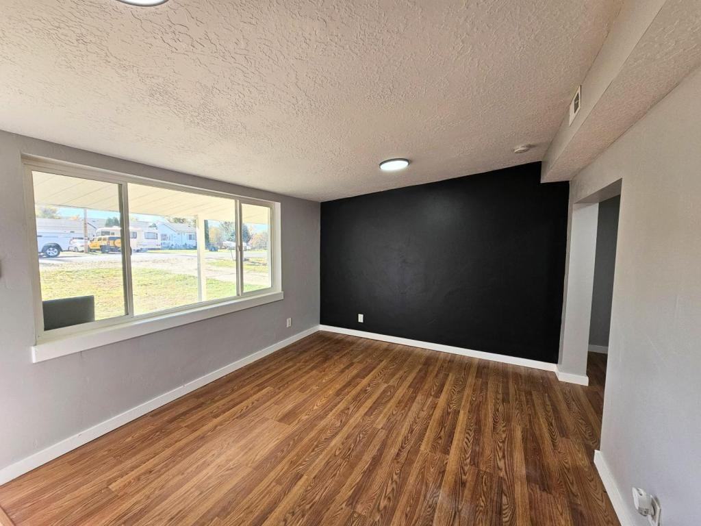 224 9th St - Photo 2 of 11