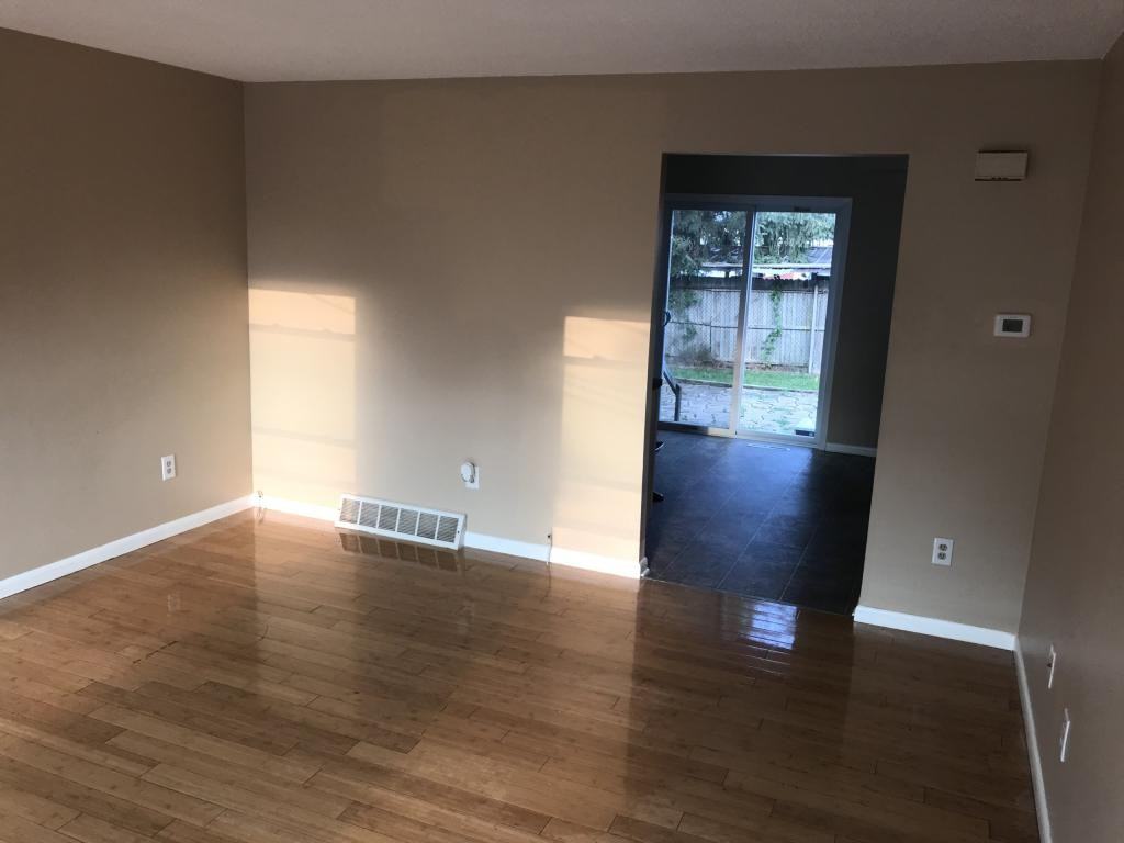 2184/2186 Avenue B - Photo 3 of 11