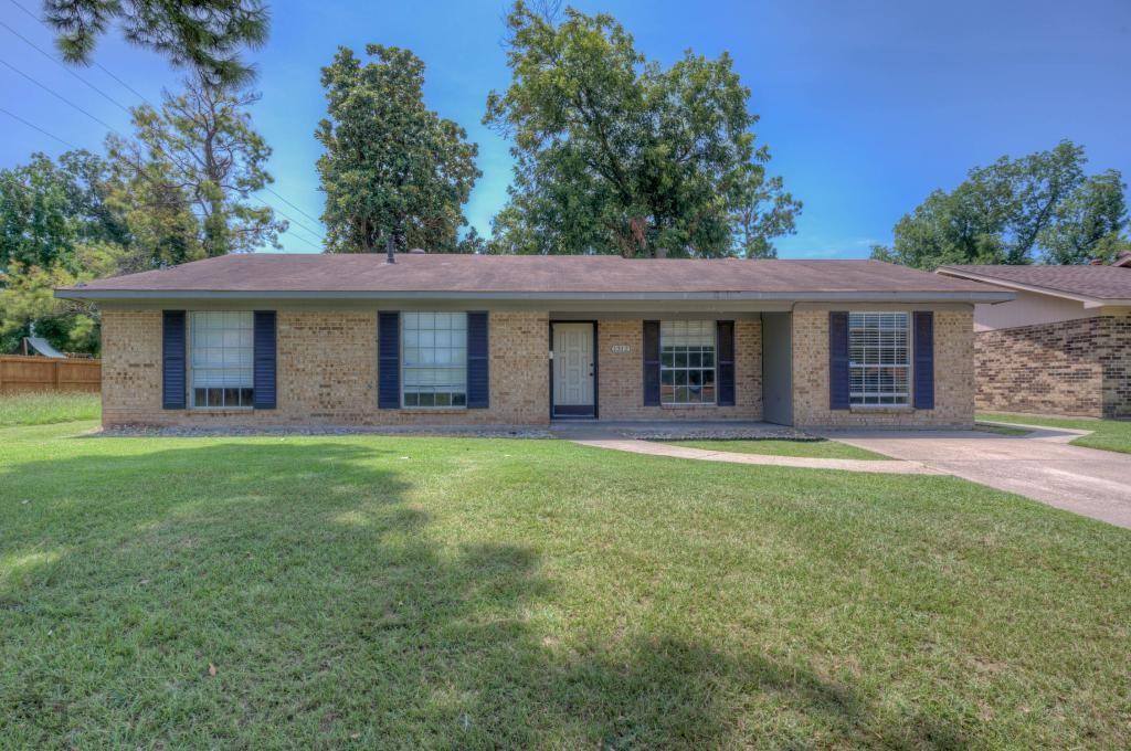 1312 Fox St - Photo 2 of 24