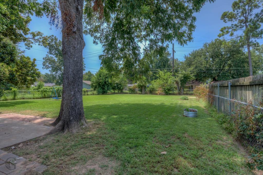 1312 Fox St - Photo 4 of 24