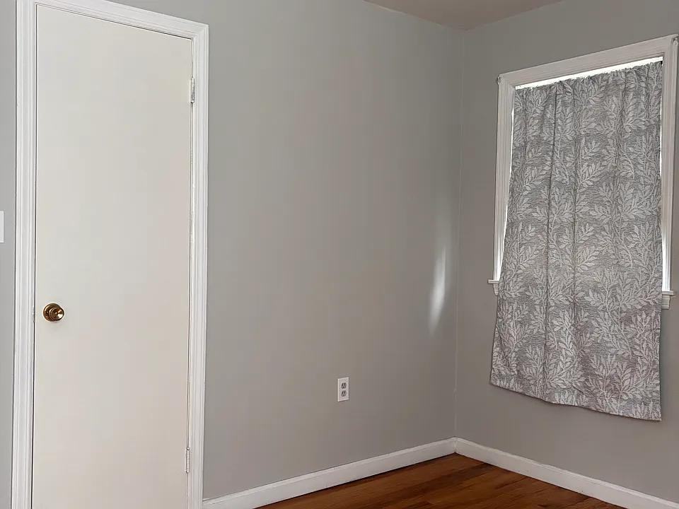 1676 Western Ave Apt 1b - Photo 4 of 8