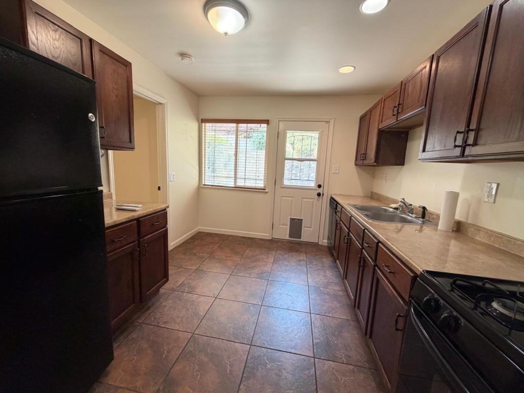 315 Chamberlain Ave - Photo 5 of 19