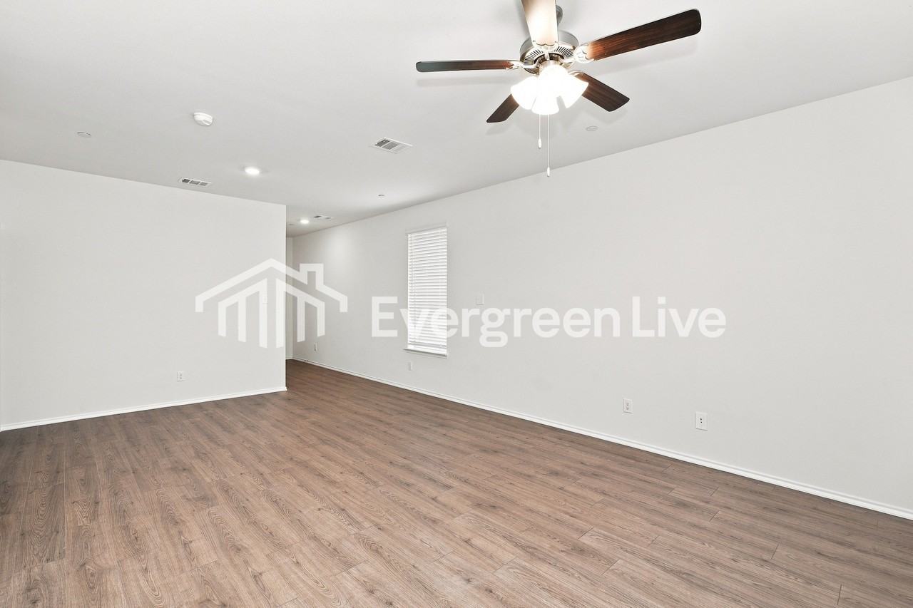 309 Nisa Dr - Photo 5 of 15