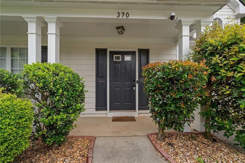 370 Manor Glen Dr - Photo 4 of 44