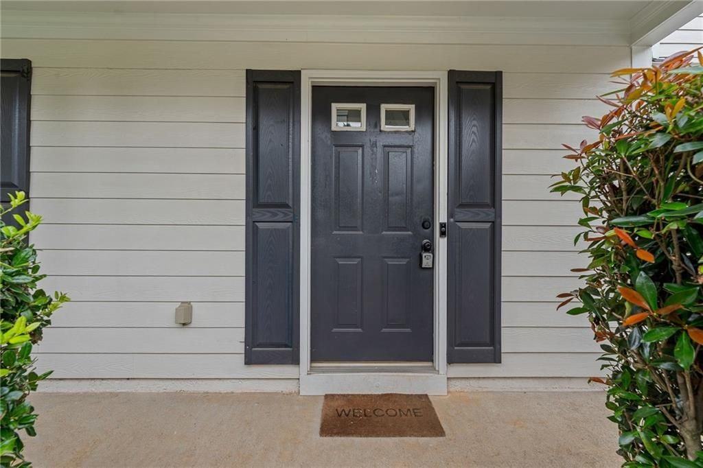 370 Manor Glen Dr - Photo 5 of 44