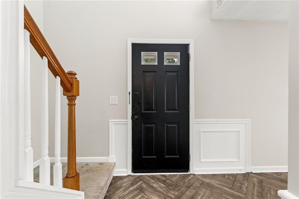 370 Manor Glen Dr - Photo 6 of 44