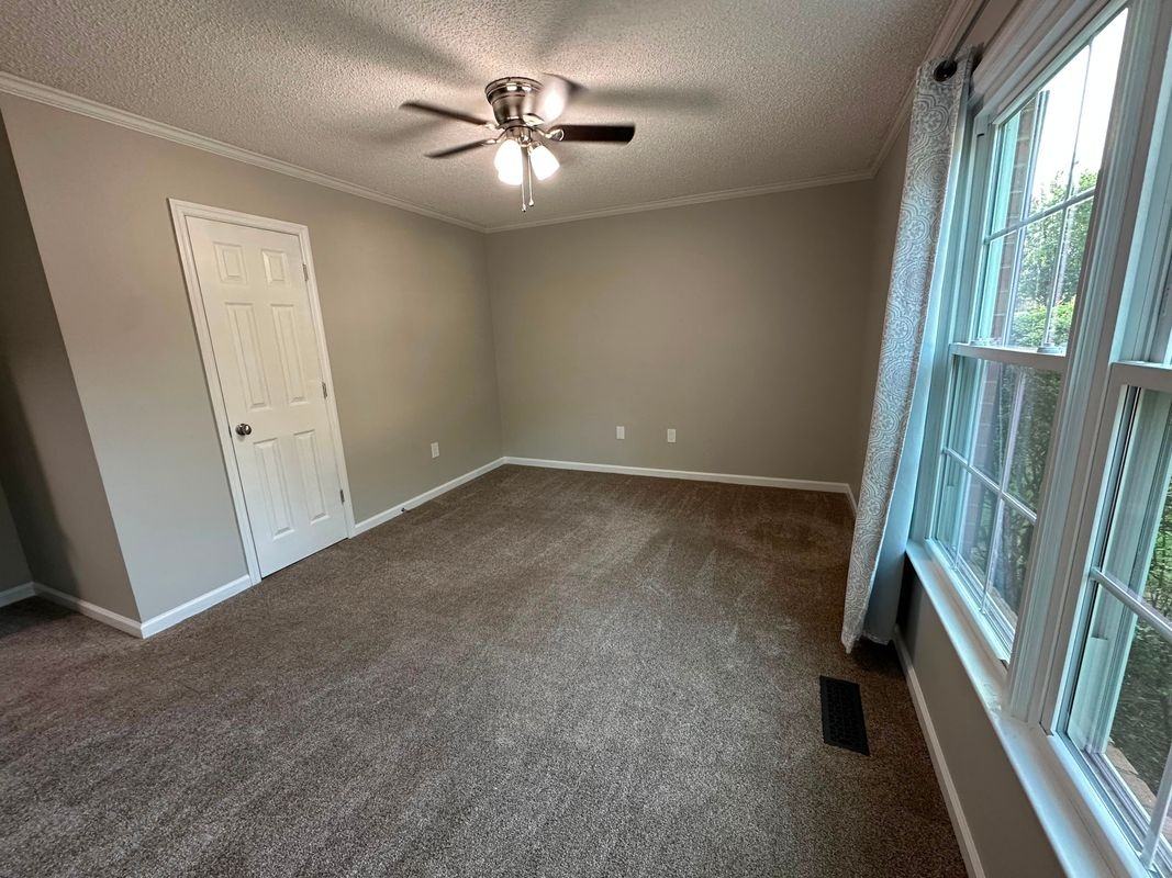 112 Barrington Dr ##2 - Photo 2 of 10