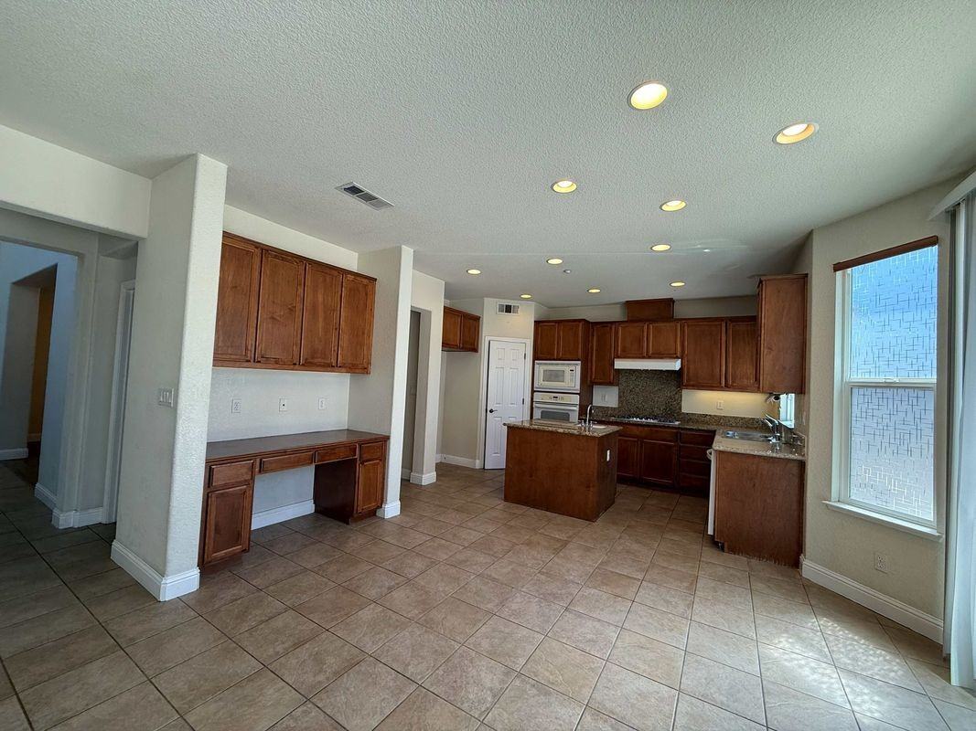 1760 Anastasia Dr - Photo 2 of 18
