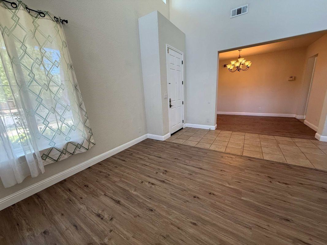 1760 Anastasia Dr - Photo 4 of 18