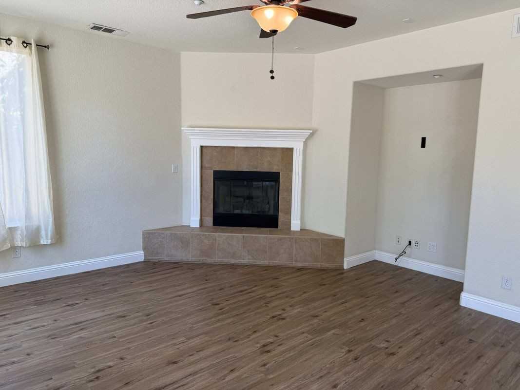 1760 Anastasia Dr - Photo 5 of 18