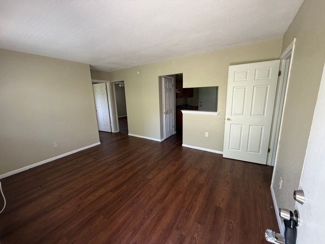 211 Baldwin Blvd ##203 - Photo 2 of 8