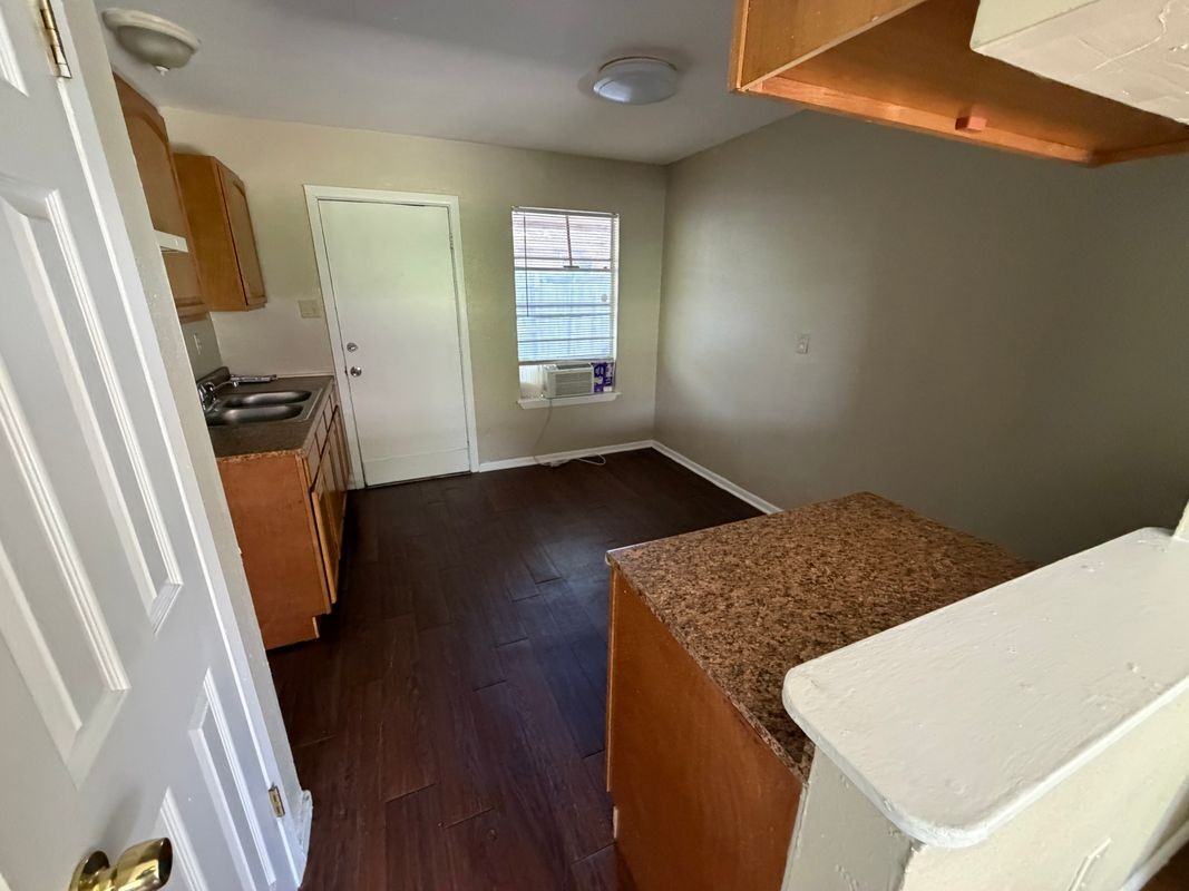 211 Baldwin Blvd ##203 - Photo 3 of 8
