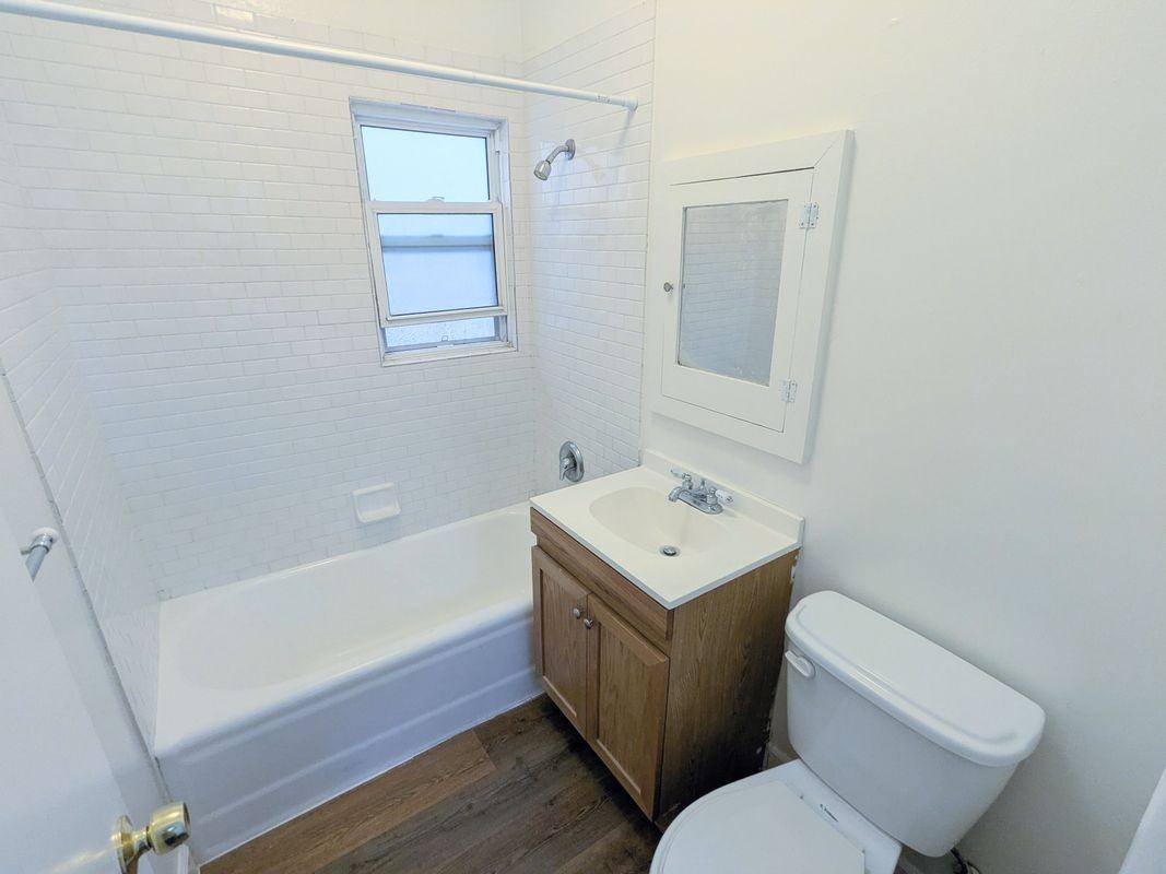 1152 Gordon St ##3 - Photo 3 of 12