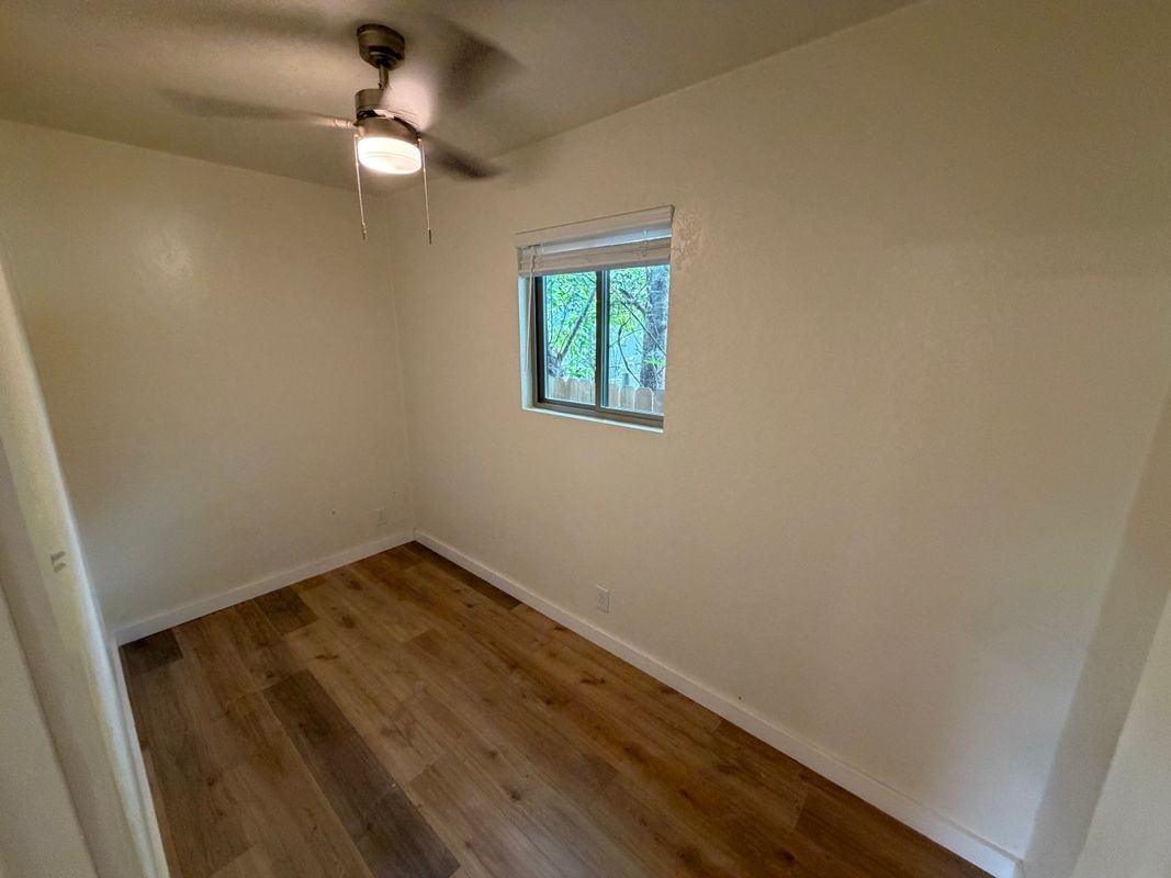 2047 W Laurel ##2 - Photo 7 of 9
