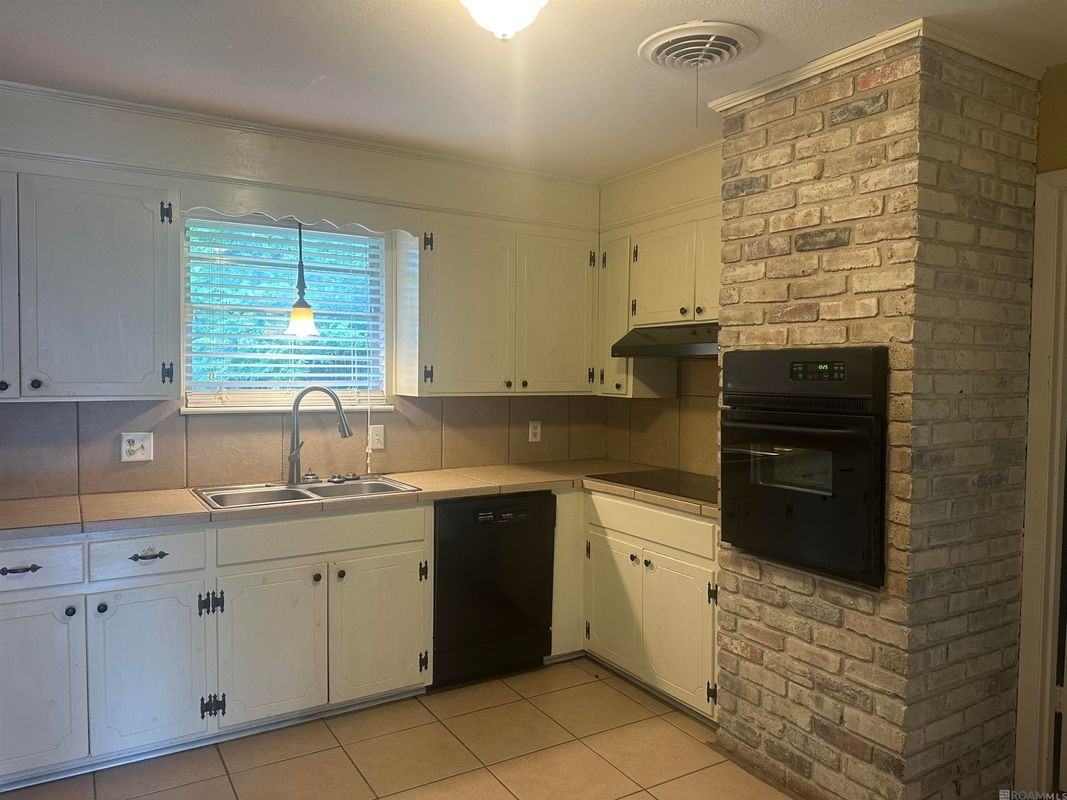 9042 Keaty Dr - Photo 4 of 13